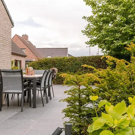 Fantastic Family With Beautiful Garden Apartment Ostend
