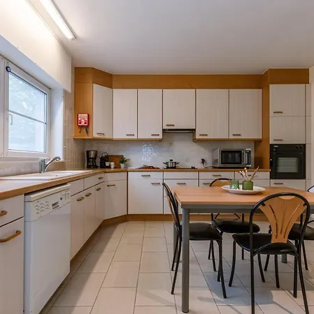 Fantastic Family With Beautiful Garden Apartment